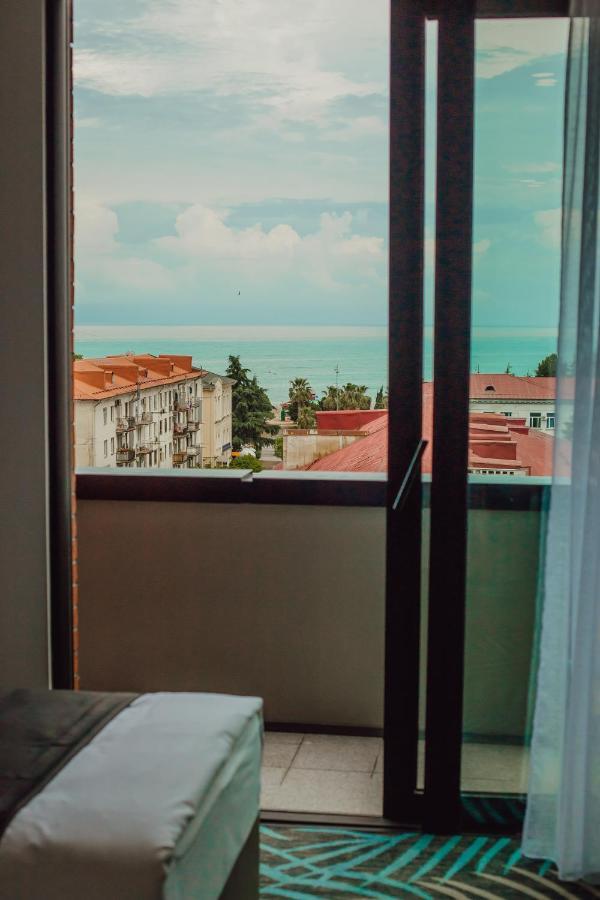 Graphic Hotel Batumi Exterior photo